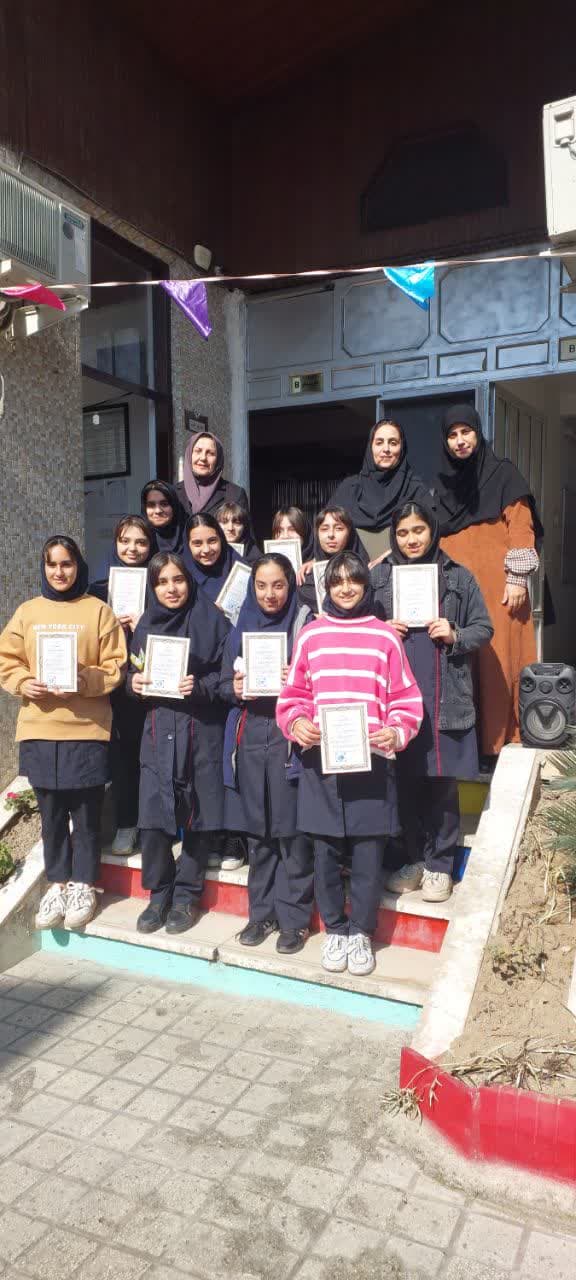 متوسطه اول دخترانه پیشتازان آئین نور